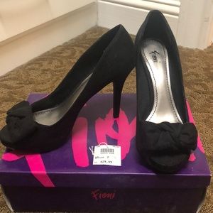 Peep toe suede heels NWT